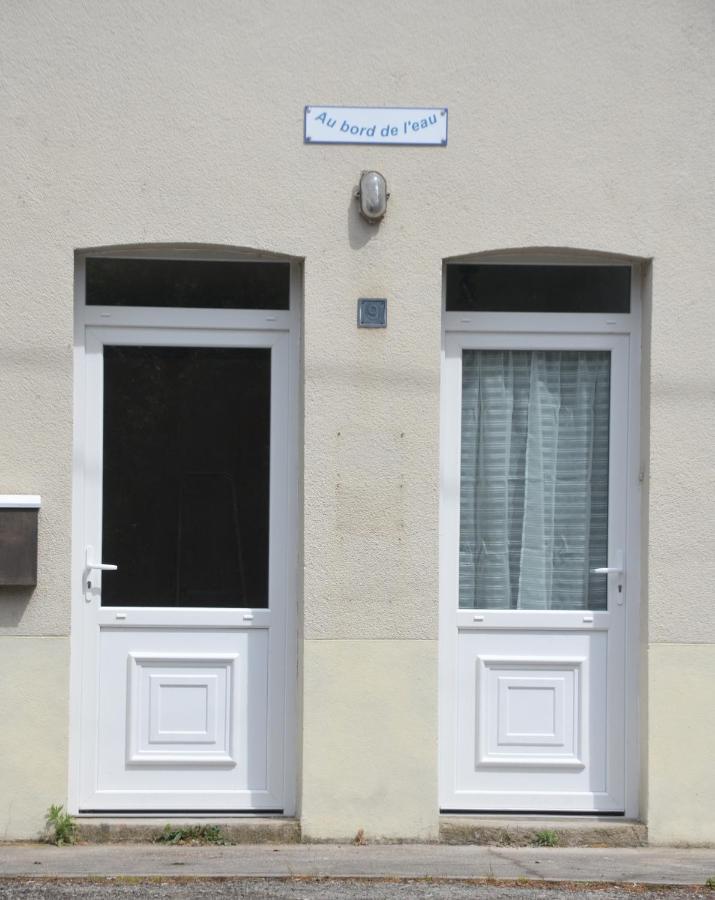 Gîte AU BORD DE L'EAU jusqu'à 8 personnes Chambon-sur-Voueize Exterior foto